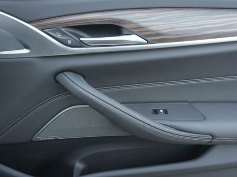 Certified 2023 BMW 530i xDrive w/ Premium Package image 33