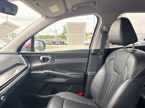 Used 2025 Kia Sorento EX FWD image 20