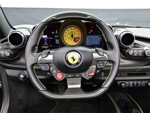 Used 2022 Ferrari F8 Tributo image 5