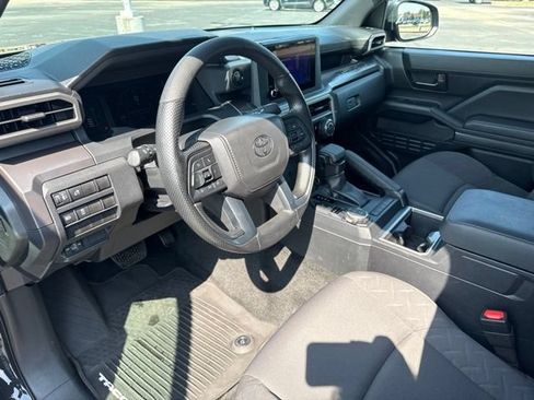 Used 2025 Toyota Tacoma SR5 AWD/4WD image 24