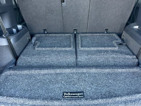 Used 2022 Volkswagen Tiguan SE R-Line image 15