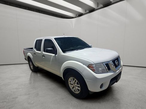 Used 2016 Nissan Frontier SV RWD image 9
