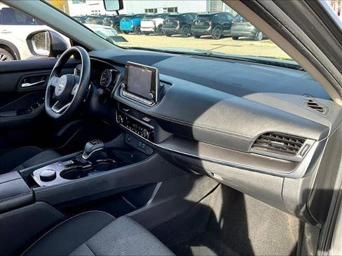 Certified 2024 Nissan Rogue SV image 14