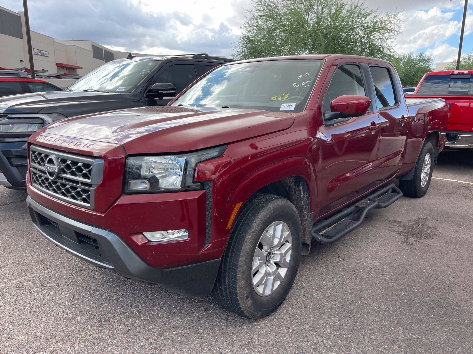 Used 2023 Nissan Frontier SV AWD/4WD image 2