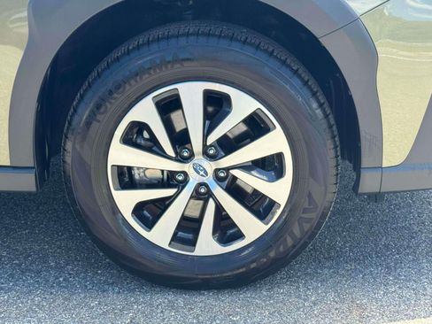 Certified 2025 Subaru Outback Premium AWD/4WD image 6