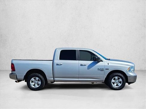 Used 2019 RAM 1500 Classic SLT AWD/4WD image 4