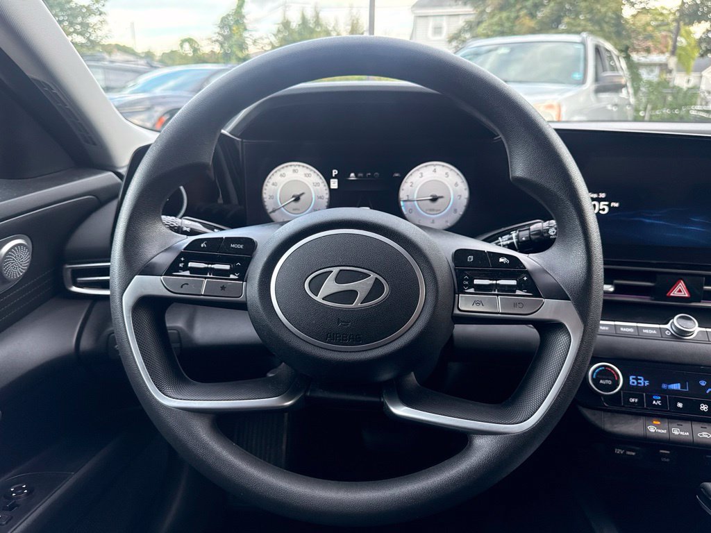 Used 2024 Hyundai Elantra SEL FWD image 24