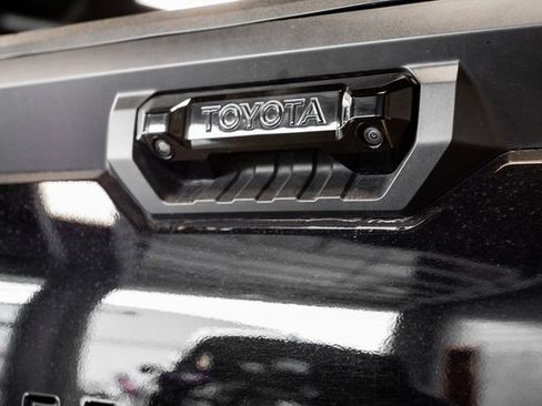 Used 2022 Toyota Tundra SR5 image 6