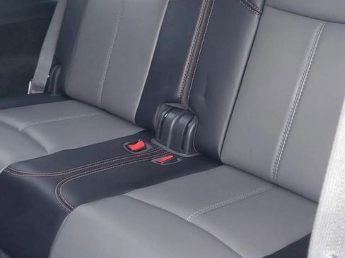 Used 2020 Nissan Pathfinder SL image 10