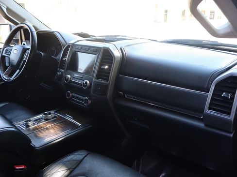 Used 2019 Ford Expedition Platinum AWD/4WD image 17