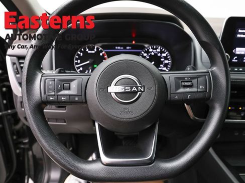 Used 2023 Nissan Rogue S AWD/4WD image 10