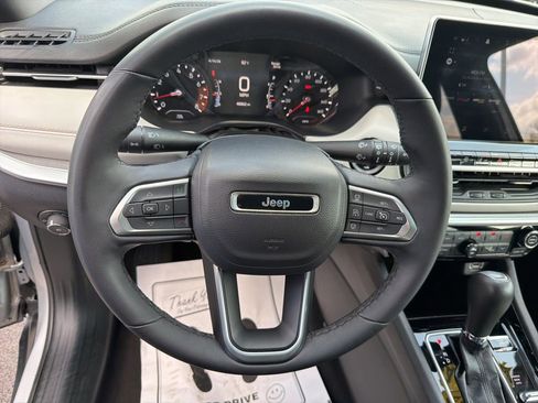 Used 2025 Jeep Compass Limited AWD/4WD image 19