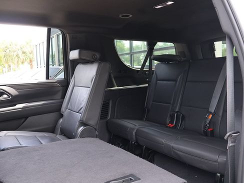 Used 2024 Chevrolet Suburban LT AWD/4WD image 37