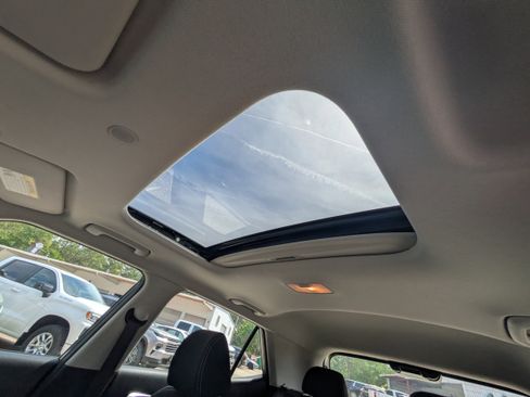 Used 2023 Hyundai Venue SEL w/ Cargo Package image 12