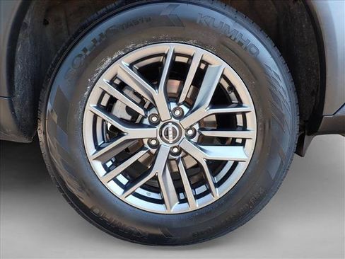 Used 2024 Nissan Rogue S AWD/4WD image 7