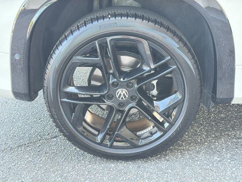 Used 2026 Volkswagen Tiguan SE R-Line FWD image 26