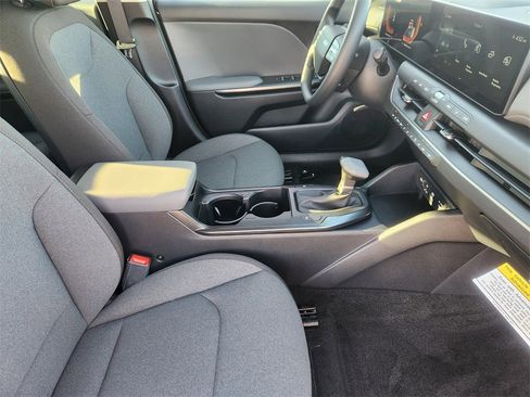 New 2025 Kia K4 LXS image 9