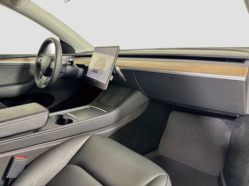 Used 2023 Tesla Model Y Long Range AWD/4WD image 24