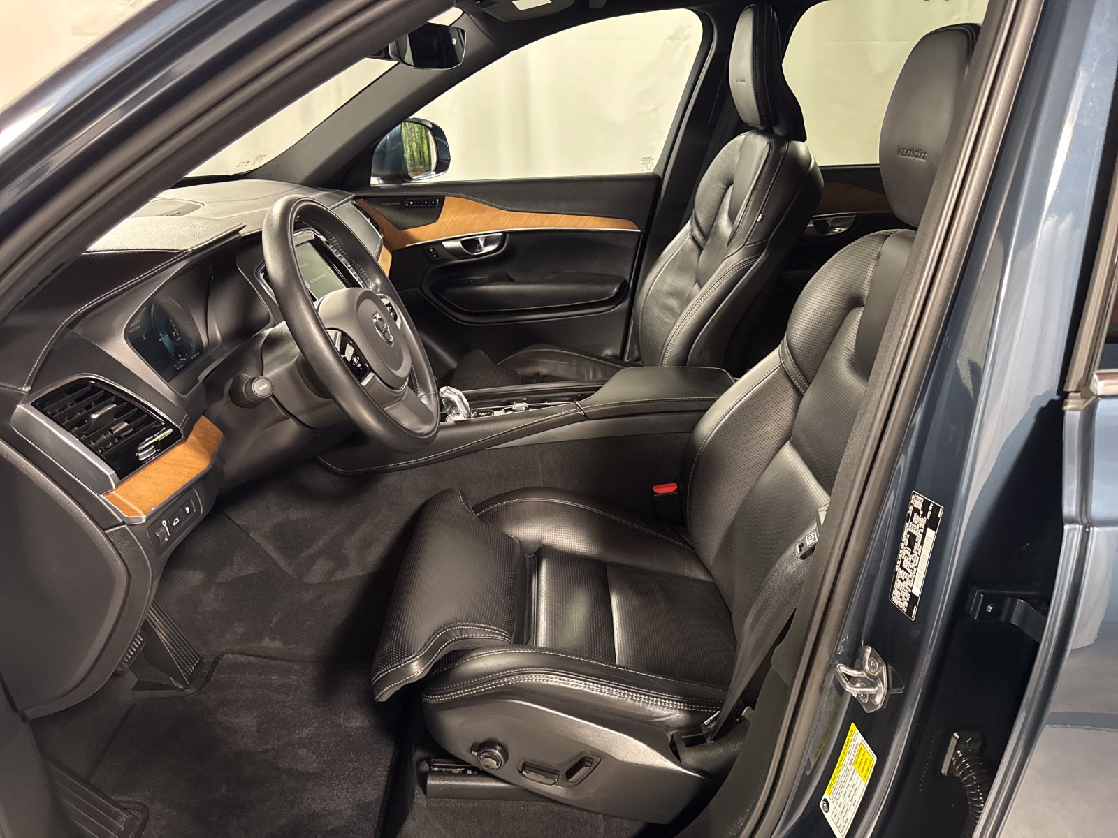 Used 2019 Volvo XC90 T8 Inscription w/ Advanced Package AWD/4WD image 3
