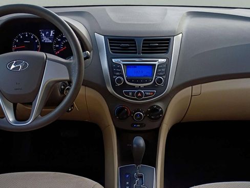 Used 2012 Hyundai Accent GLS image 20