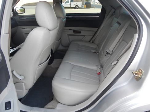 Used 2007 Chrysler 300 C RWD image 30