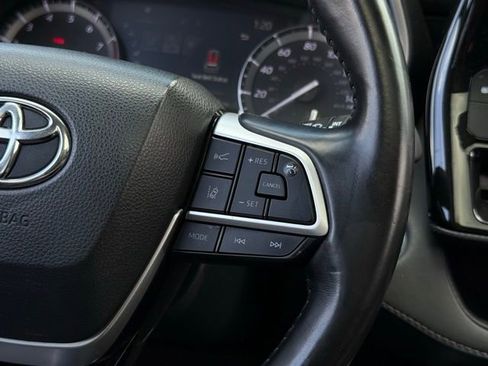 Used 2022 Toyota Highlander XSE image 7