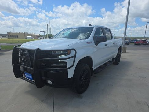 Used 2021 Chevrolet Silverado 1500 LT Trail Boss w/ Bed Protection Package image 3