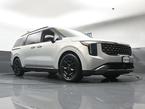 Used 2025 Kia Carnival SX w/ SX Dark Edition Package FWD image 30