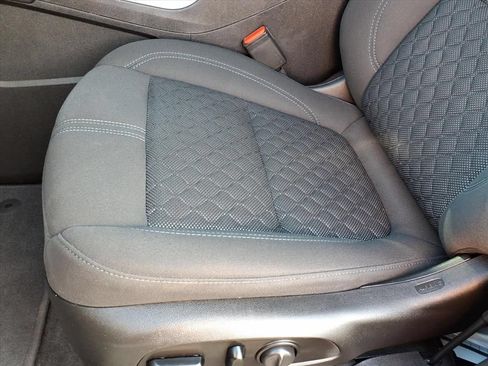 Used 2021 Chevrolet Blazer LT FWD image 4