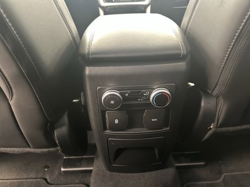 Certified 2022 Ford Explorer XLT w/ Equipment Group 202A image 29