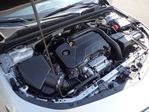 Used 2020 Chevrolet Malibu LT FWD image 21