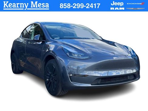 Used 2023 Tesla Model Y Long Range AWD/4WD image 1