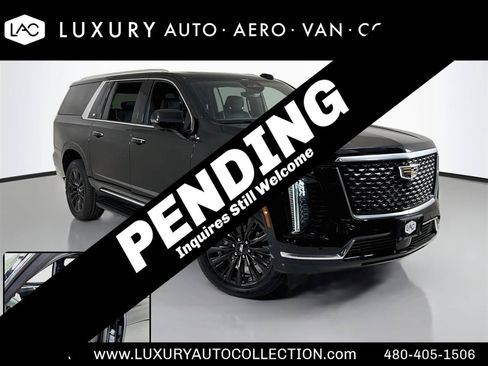 Used 2025 Cadillac Escalade ESV Premium Luxury AWD/4WD image 1