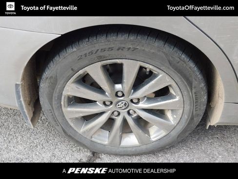 Used 2016 Toyota Camry XLE image 7