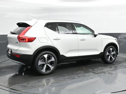 New 2025 Volvo XC40 B5 Core w/ Protection Package Premier