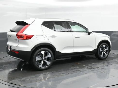 New 2025 Volvo XC40 B5 Core w/ Protection Package Premier image 2