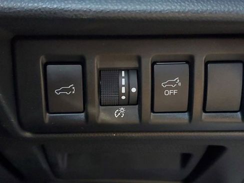 Certified 2023 Subaru Outback Limited image 34