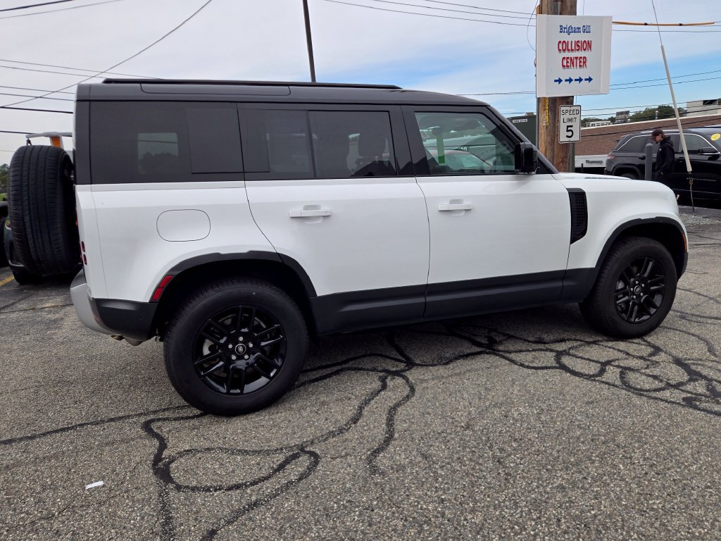 Used 2025 Land Rover Defender 110 S AWD/4WD image 9