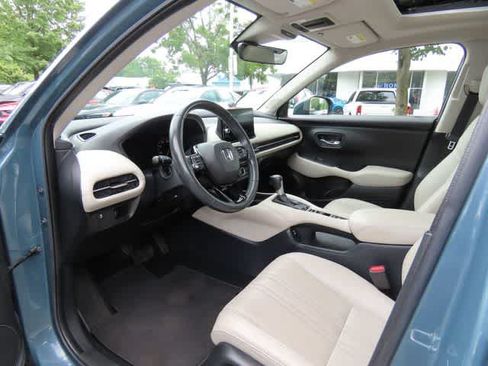 Certified 2024 Honda HR-V EX-L image 2