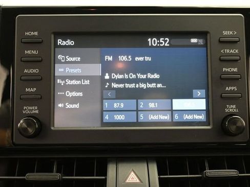 Used 2019 Toyota RAV4 LE w/ Carpet Mat Package FWD image 19