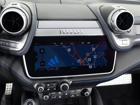 Used 2019 Ferrari GTC4Lusso T RWD image 28