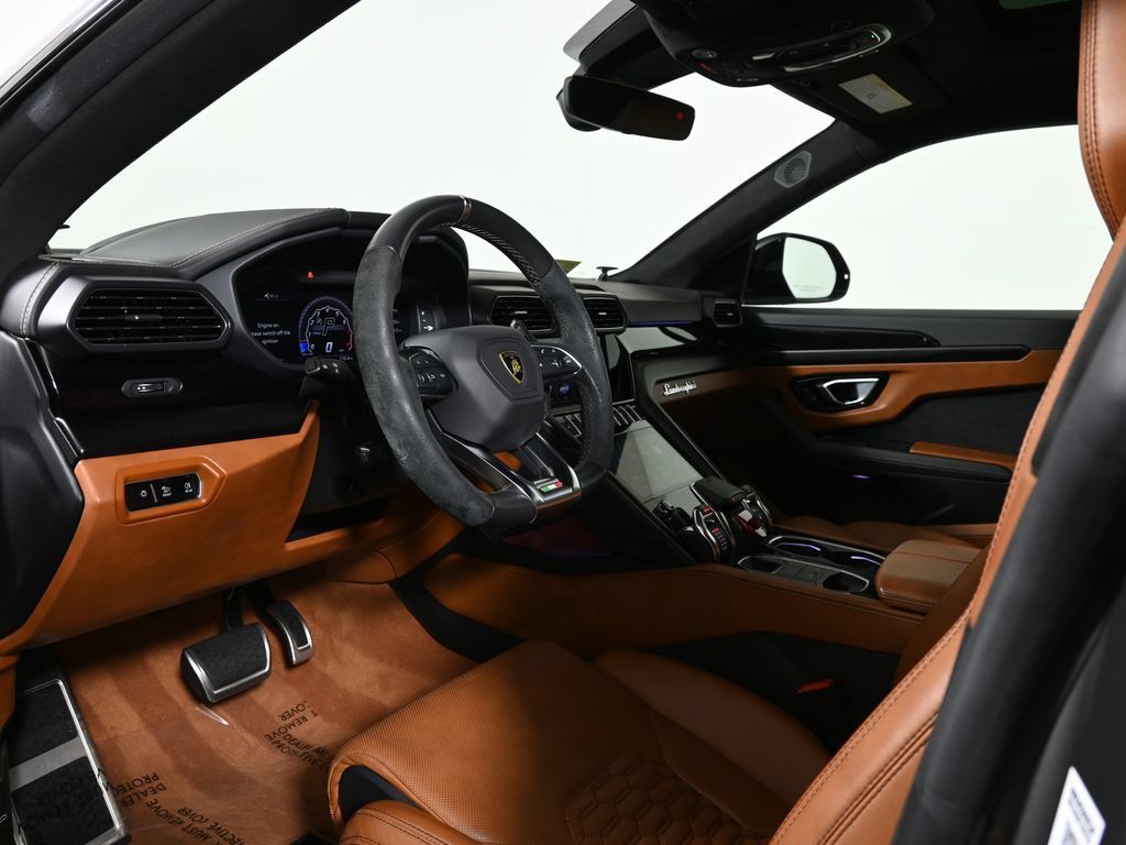 Used 2021 Lamborghini Urus AWD/4WD image 4