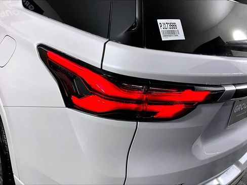 Certified 2023 Chevrolet Traverse Premier image 28