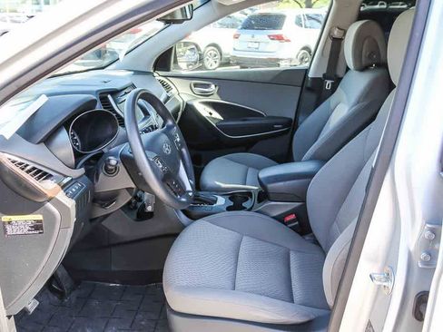 Used 2017 Hyundai Santa Fe SE FWD image 16