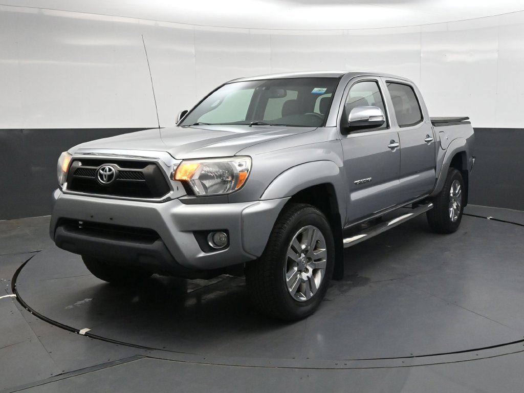 Used 2015 Toyota Tacoma 4x4 Double Cab w/ Limited Package image 8
