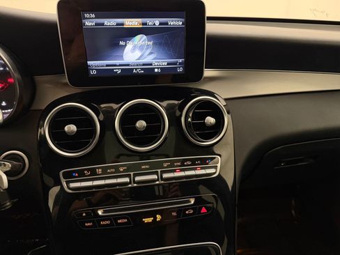 Used 2019 Mercedes-Benz GLC 300 4MATIC image 19