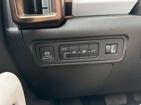 Used 2024 GMC Hummer EV 2X w/ Extreme Off-Road Package AWD/4WD image 26