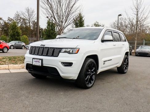 Used 2020 Jeep Grand Cherokee Altitude image 12
