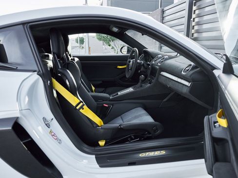 Used 2024 Porsche 718 Cayman GT4 RS w/ Weissach Package image 37