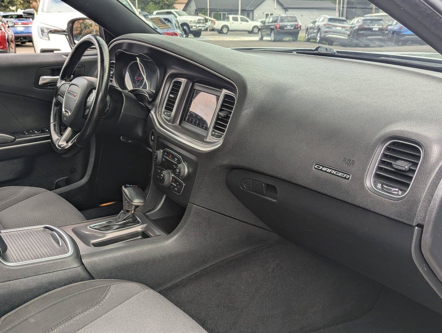 Used 2019 Dodge Charger SXT RWD image 36